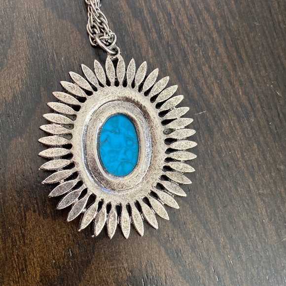 Bohemian style necklace with turquoise color pendant - Picture 4 of 4